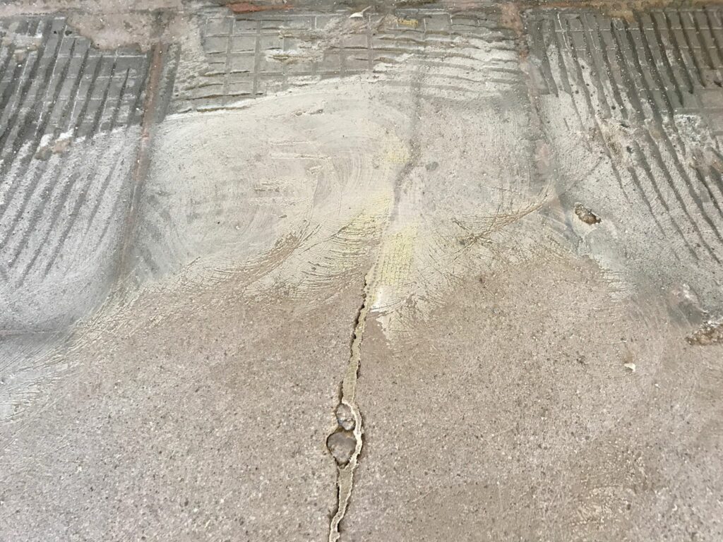 dustram floor removal